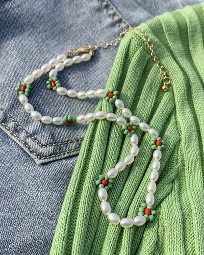 Dahlia Green Flower Beaded Necklace